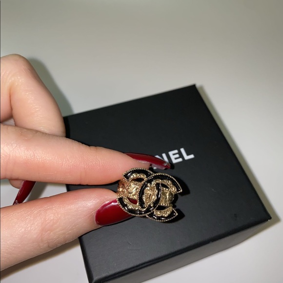 Chanel Enamel Ring - Picture 5 of 5